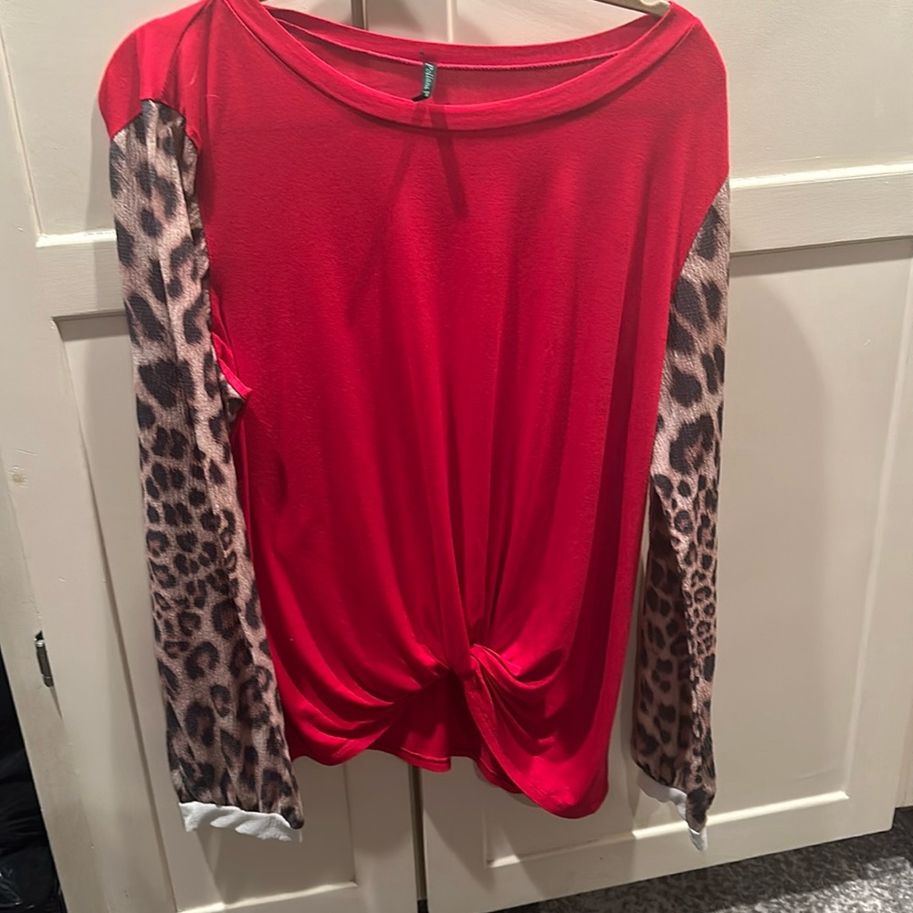 Red printed sleeve long sleeve shirt